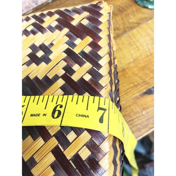 Vintage Star Design Wicker Covered Basket From Peoples Republic of China - Picture 6 of 7